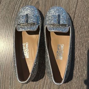 Brand new gorgeous silver glitter Ferragamo little girl flats